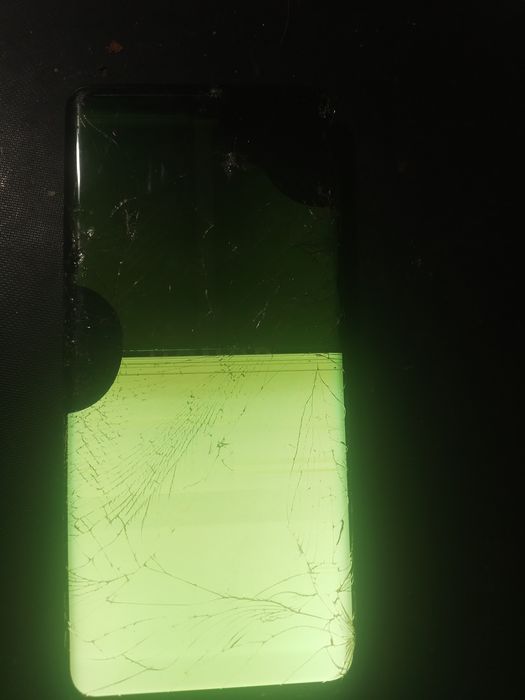 vând telefon  HONOR 50 pentru piese