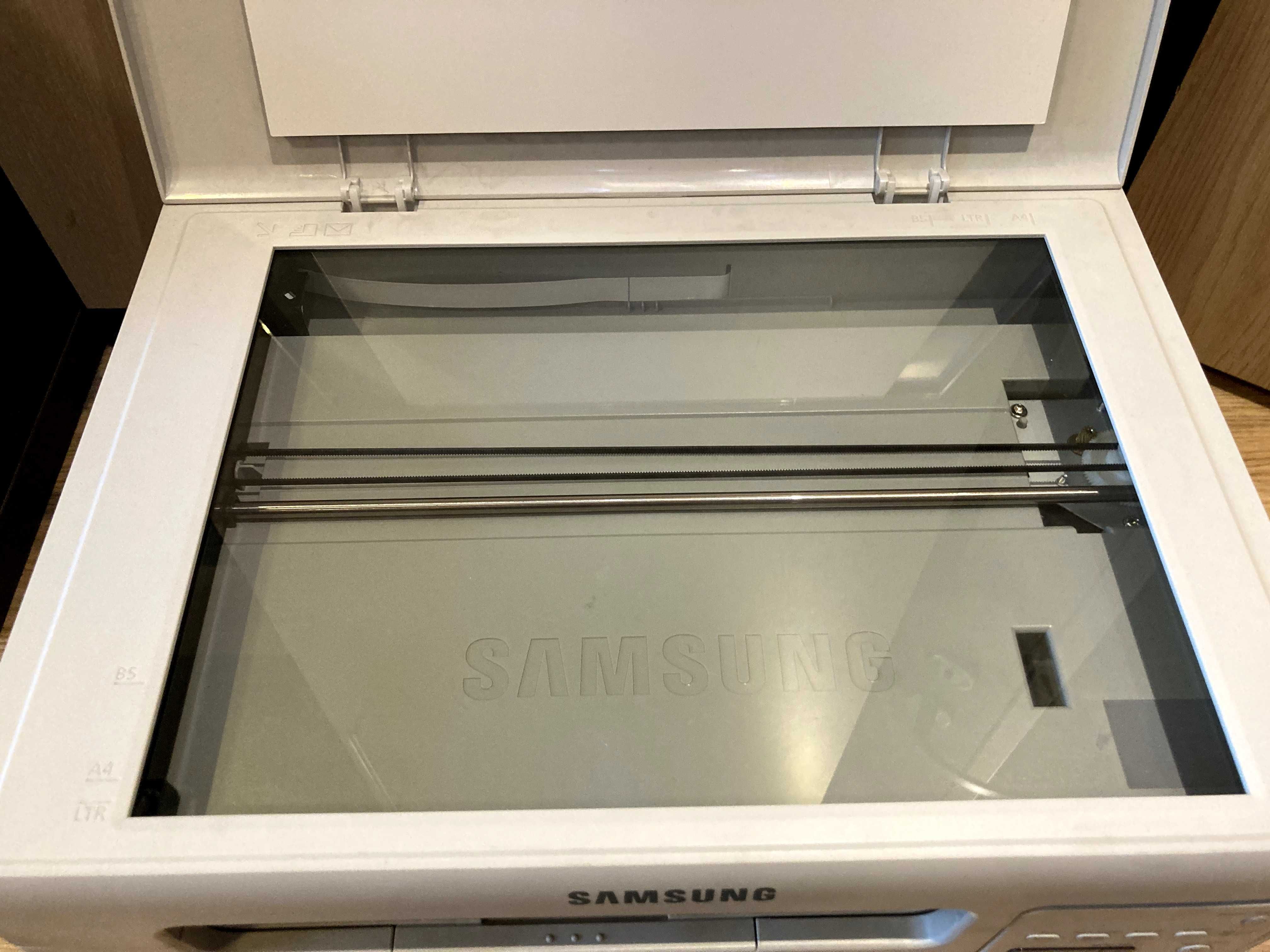 Лазерен принтер копир скенер Samsung SCX 3405