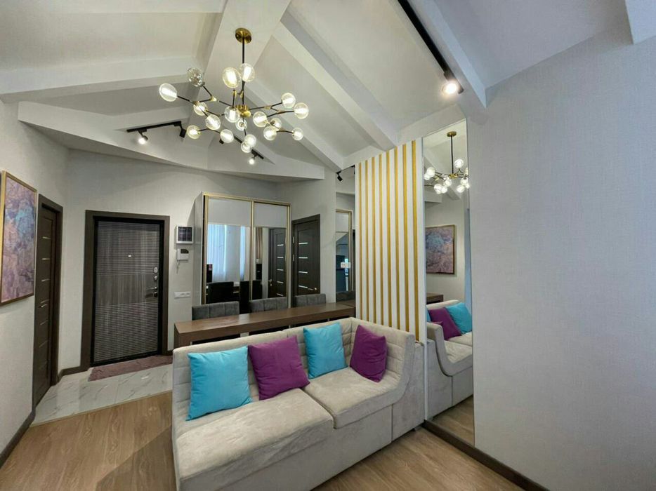 Продается 1в2 комнатная квартира, Нукусская улица, Глинка