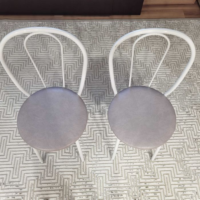 Продаются кухонные стулья.