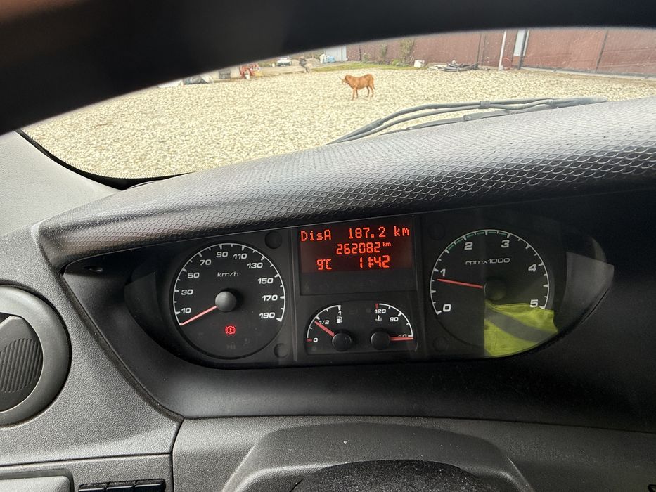 iveco 35c15 2014 3.0 sasiu gol  intre axe 3,75 sau frigorific 8 palet