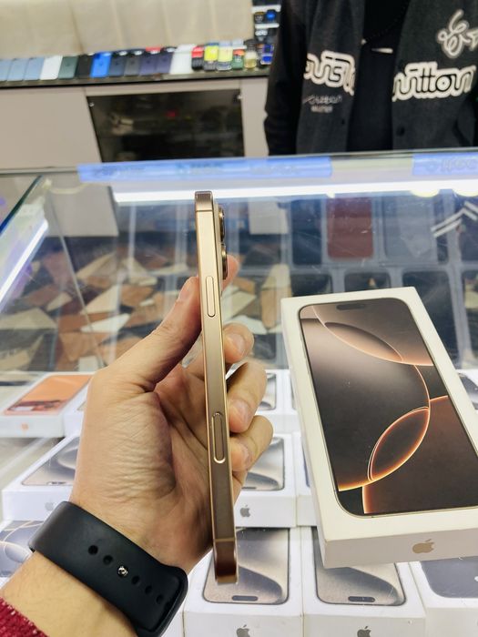 iPhone 16 Pro Max 256 gb desert