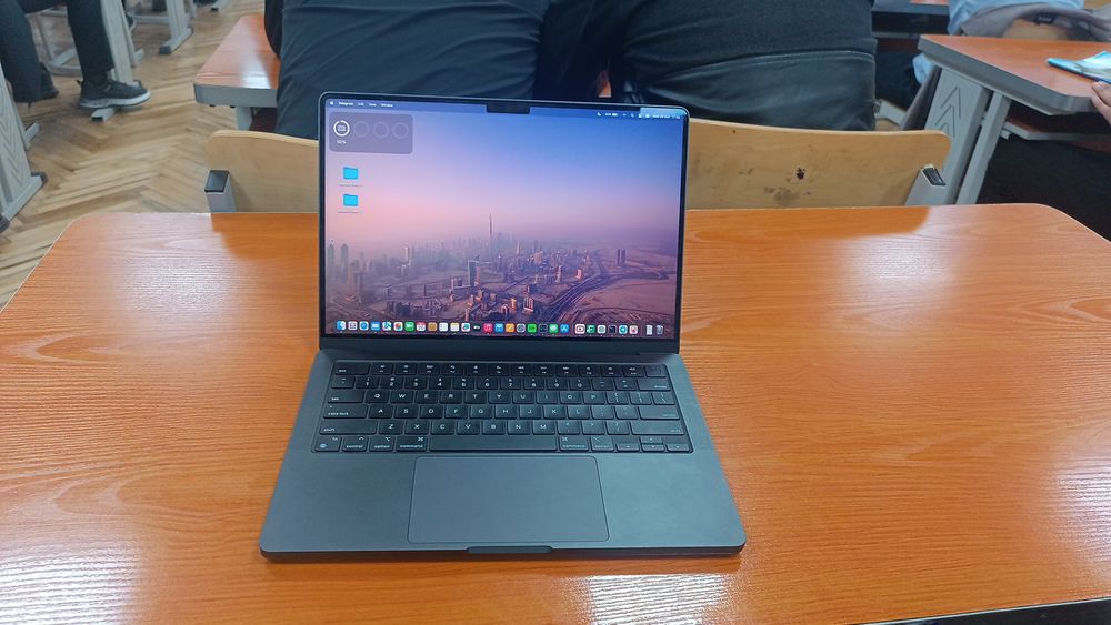 Macbook pro M4 16/512 14dyum