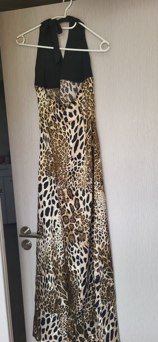 Стилна и красива стенен рокля