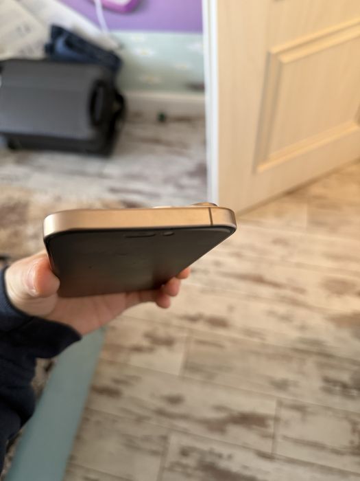 Iphone 16 pro max 256gb gold saphire 100% santate baterie