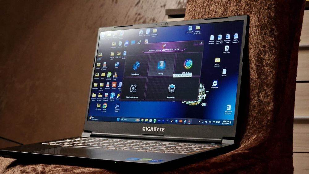 Геймърски Лаптоп GIGABYTE G5 KF