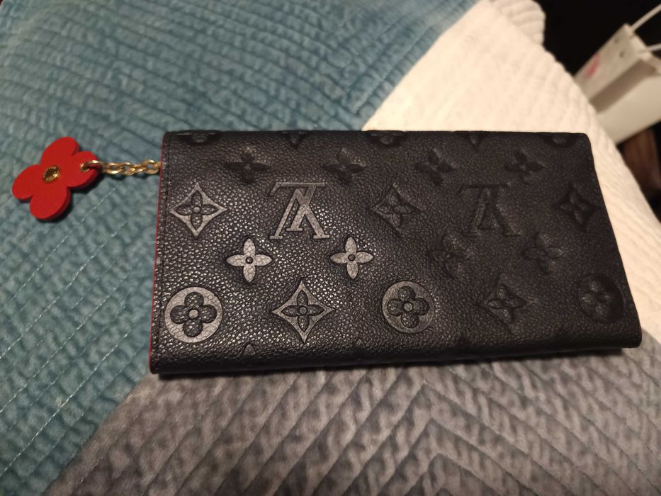 Чисто нов дамски портфейл