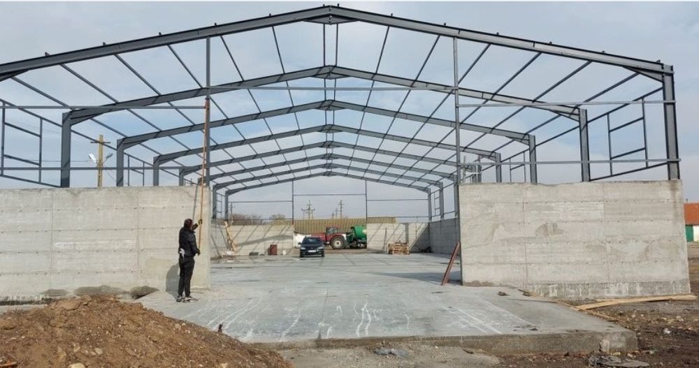 Vand hala metalica 12x15 facem și alte dimensiun la cerere