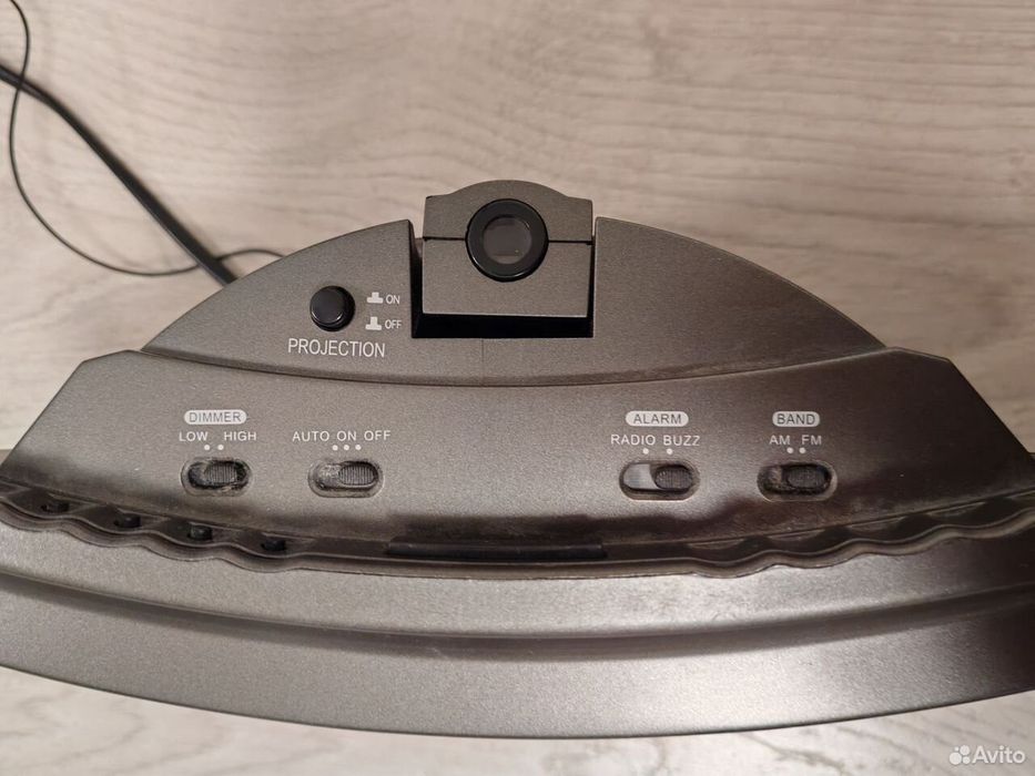 Часы с проектором