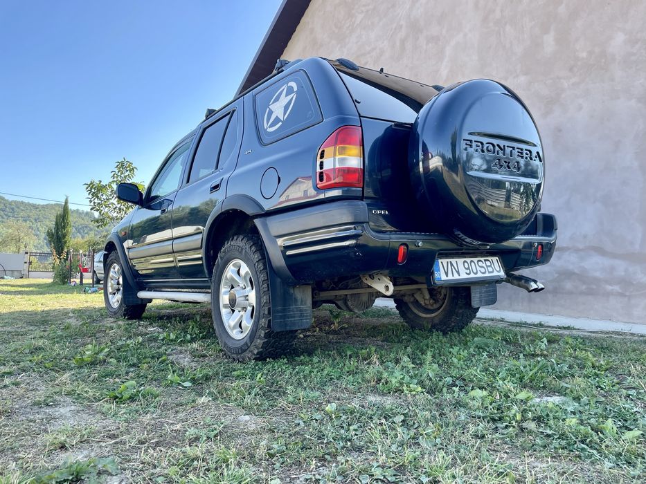 Opel frontera.