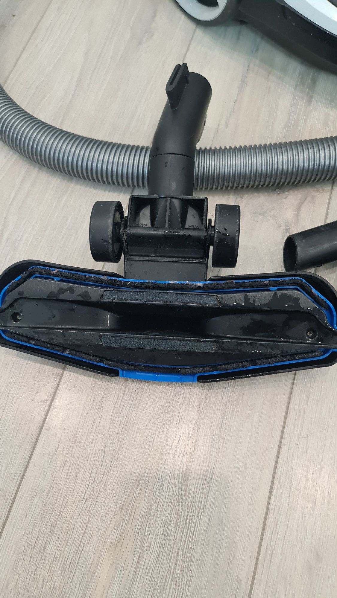 Продаётся пылесос Phillips power pro compact