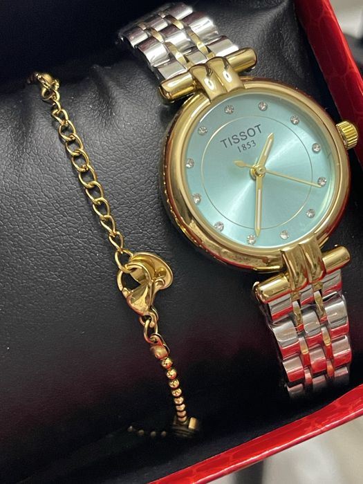 Продам часы TISSOT женские 10000 новые