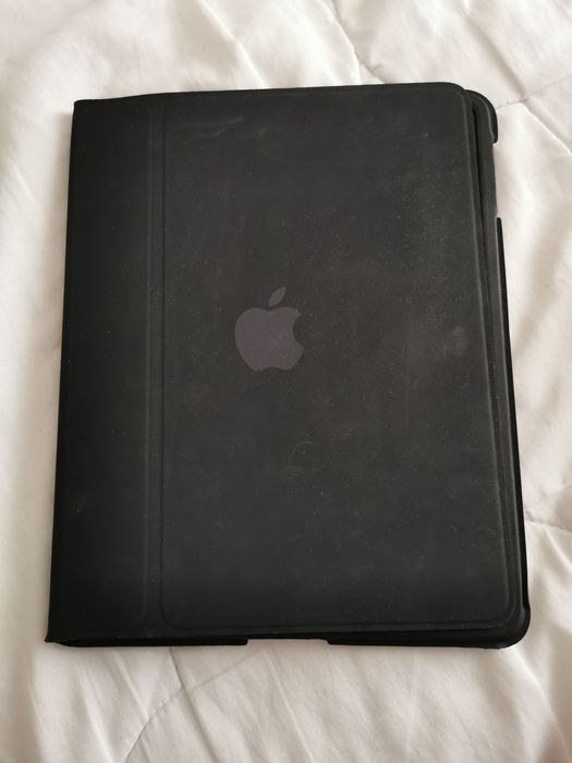 iPad 1 cu husa pentru piese