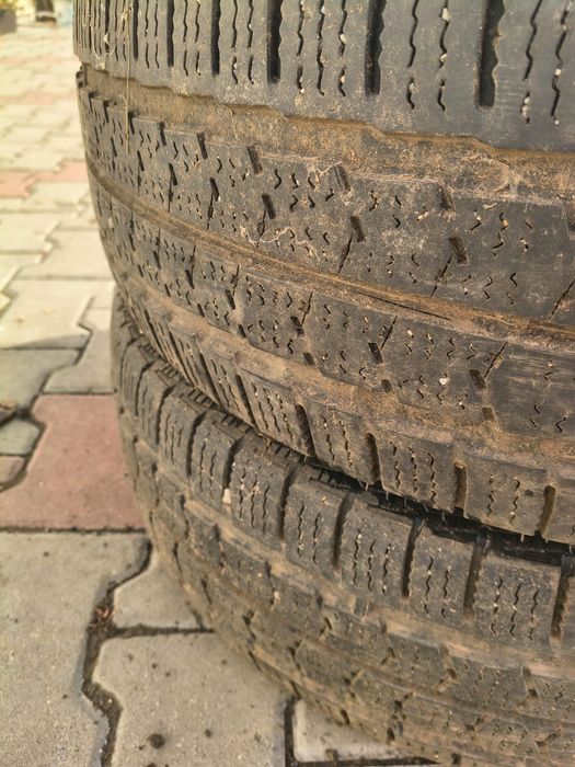 2 cauciucuri 225 65 R16 c iarna Nexen