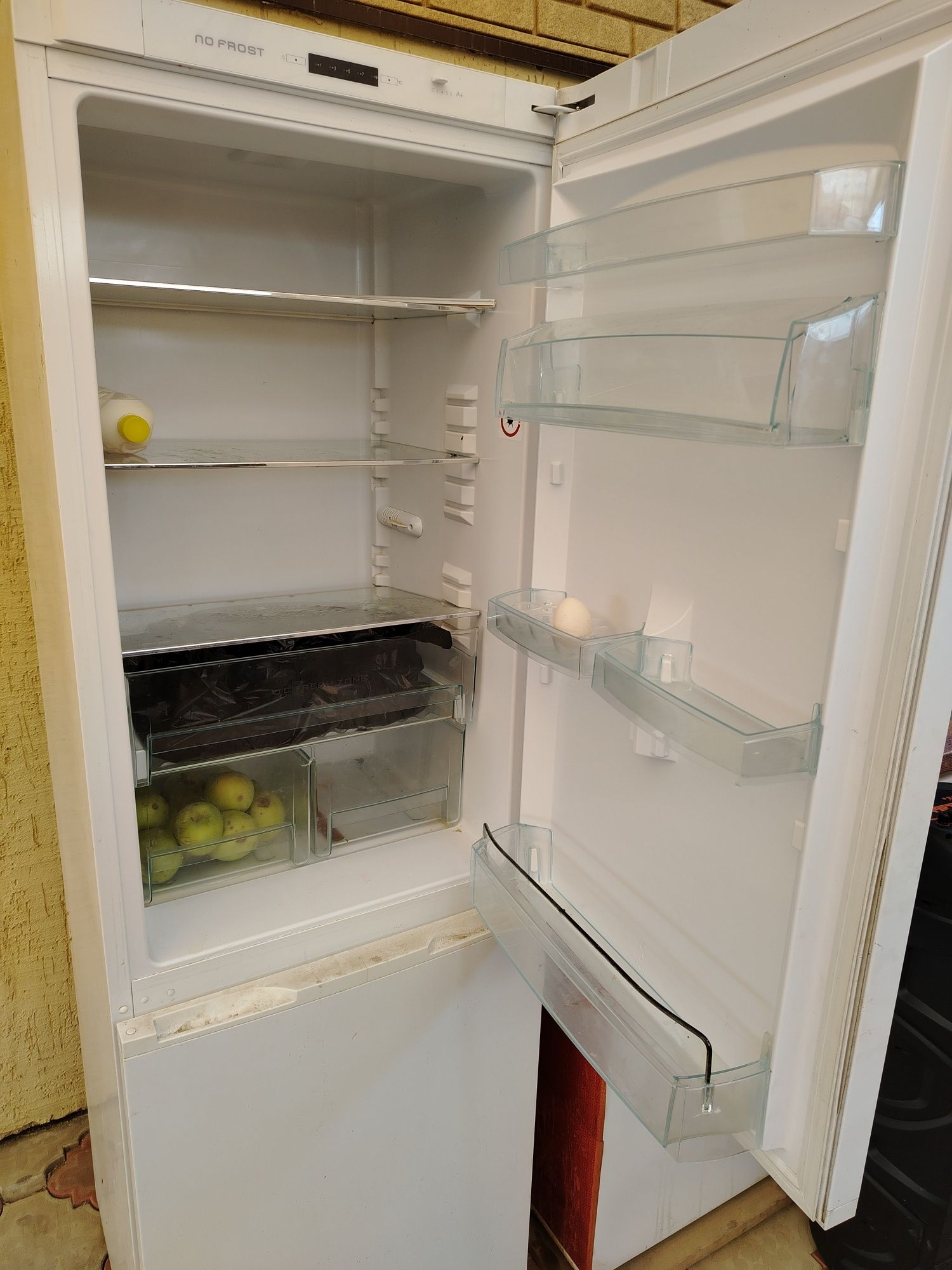Холодильник, бу 50 тысяч