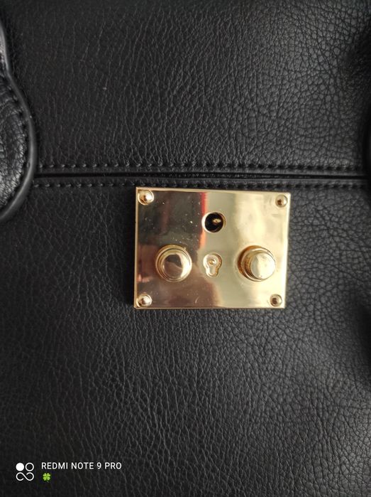 Дамска чанта - 20 лв.