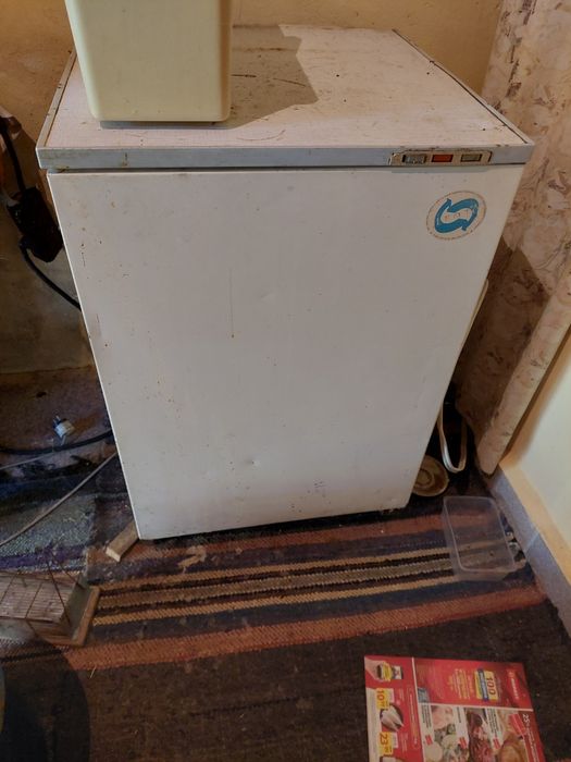 Два броя Фризери малки