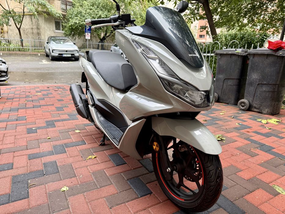 Honda PCX 125 an 2024/ impecabil