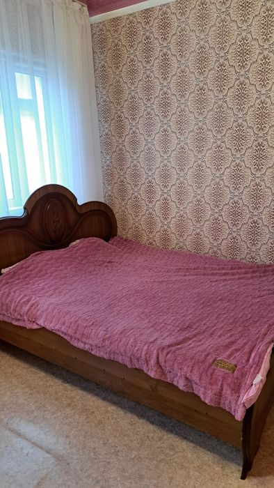 Продам диван двухместный с ортопедическом