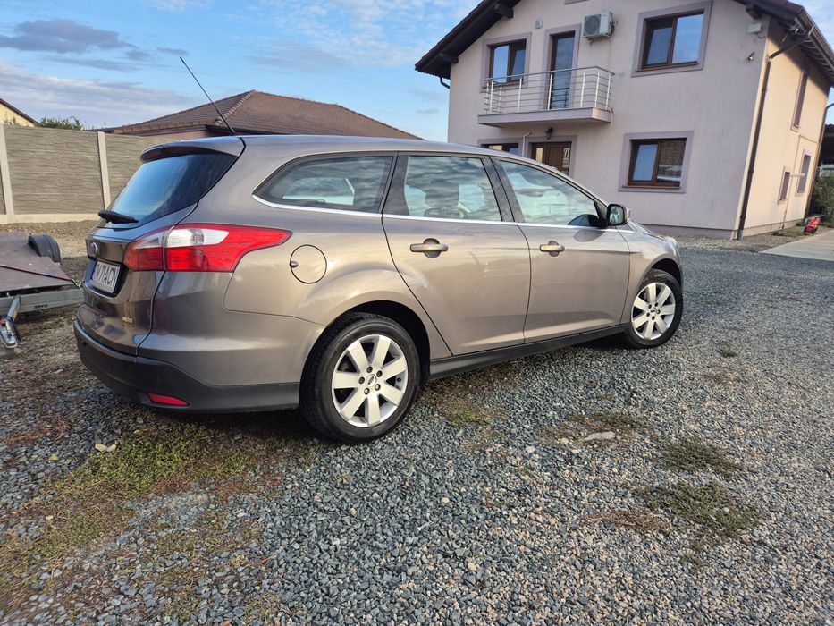 Vând ford focur an 2012