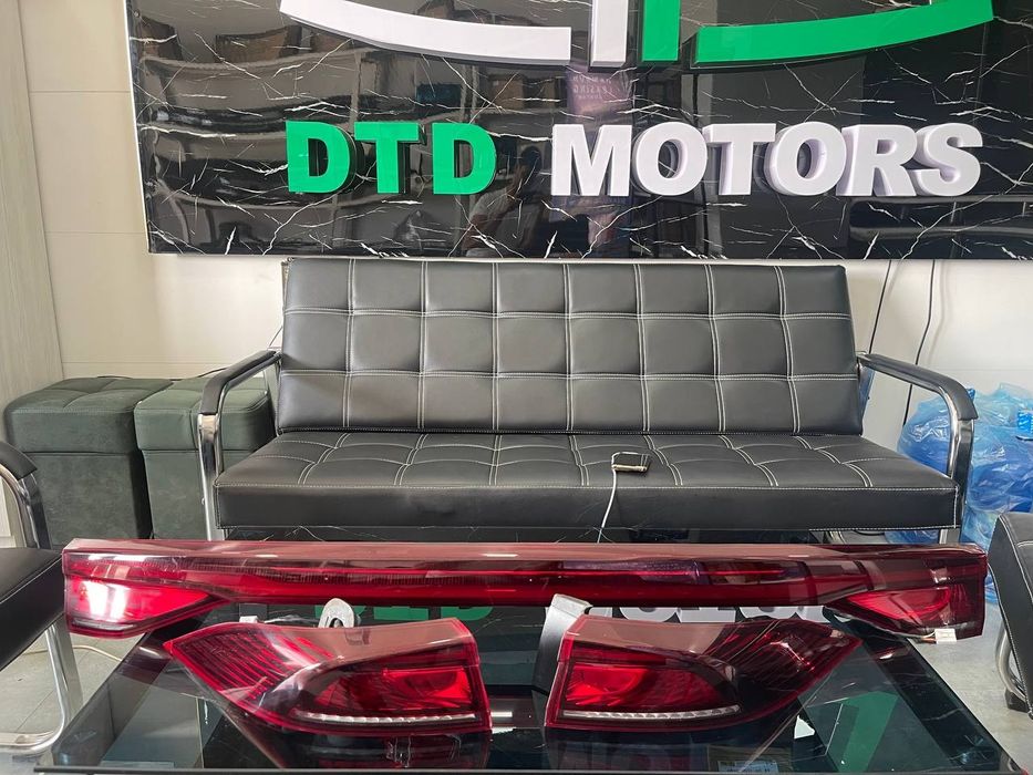 Gac Aion orqa o'rta va ikkita chekka farasi