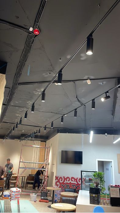 Трековый светильник, спот.