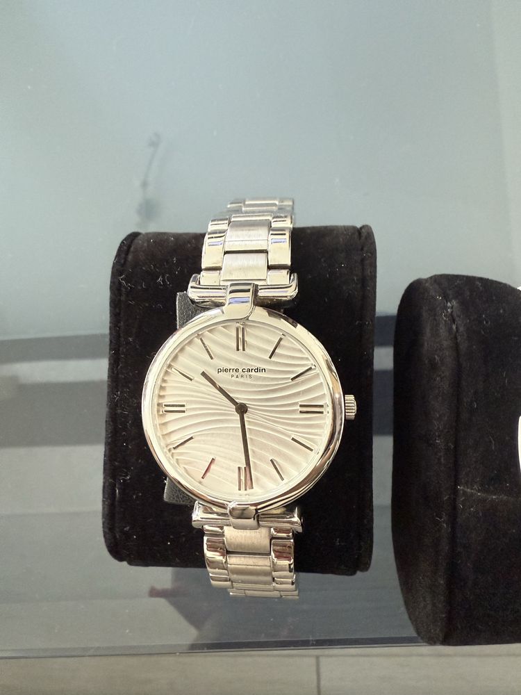 Часовник Casio/Pierre Cardin
