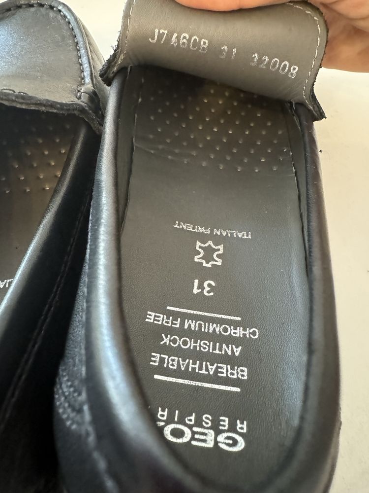 Детски кожени маратонки Adidas , кожени мокасини GEOX 31 номер
