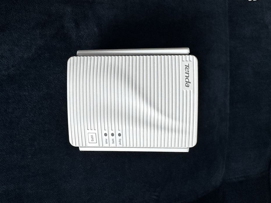 Tenda A21 AC2100 Dual Band Wi-Fi Range Extender