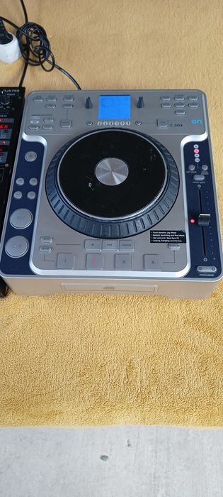 Mixer Behringer cu 2-Cdj Stanton