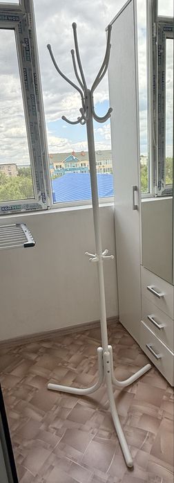 Продам новую вешалку
