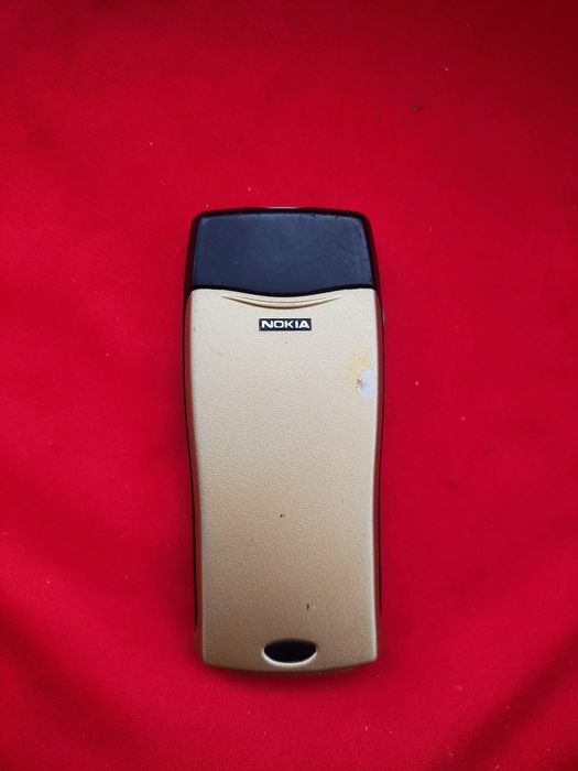 Nokia 8210 + față Red ( decodat, Finland)