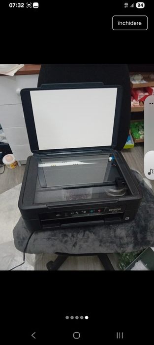 Vand imprimanta epson xp215 primita de la cineva, cartusele sunt goale