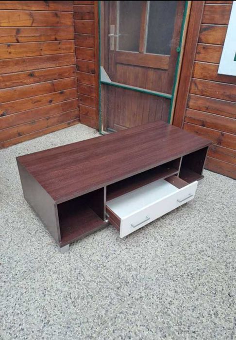 Vând comodă pentru televizor și dulap vitrină