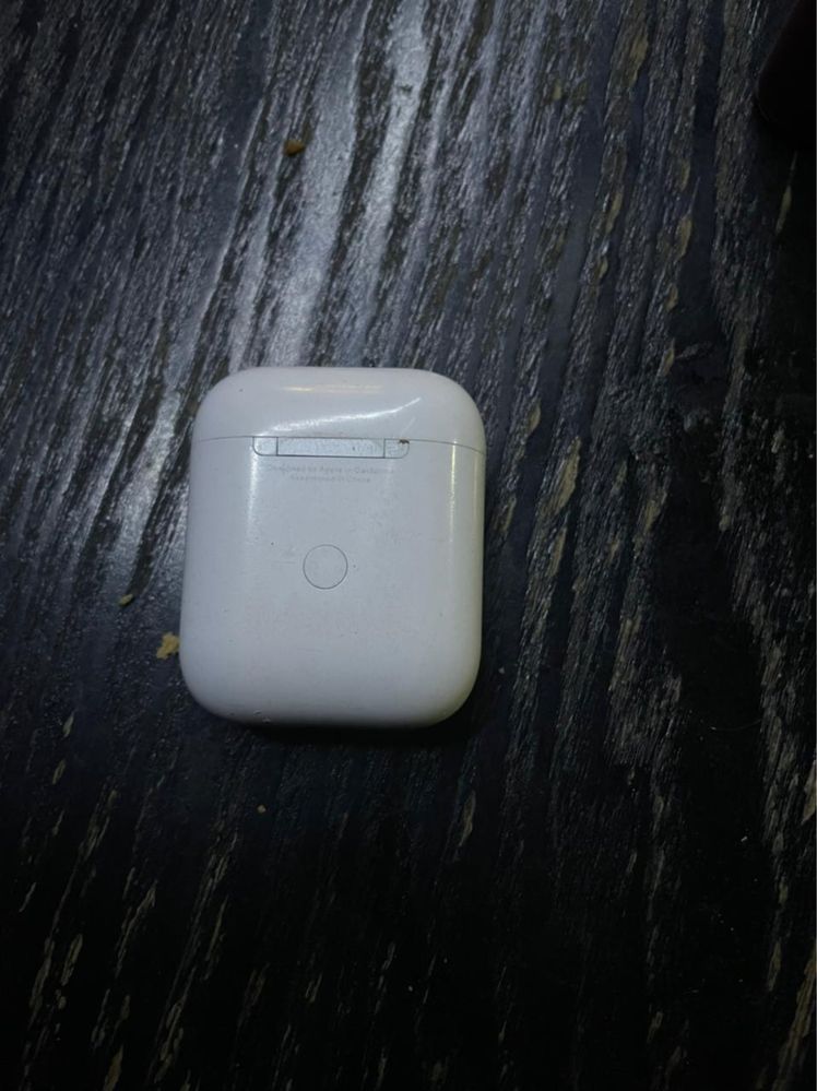 Продам airpods 1