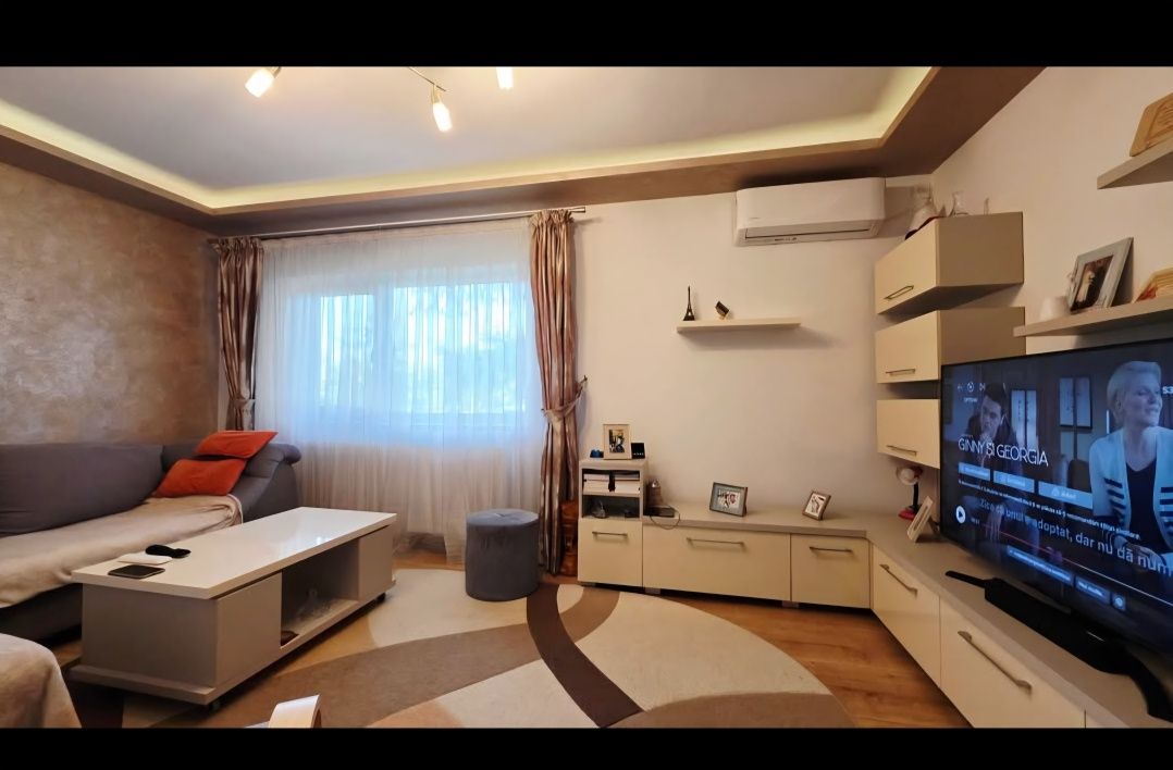 DE VÂNZARE: Apartament 2 Camere