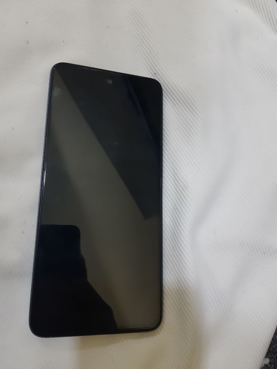 Tecno Spark 20c holati ideal yengi