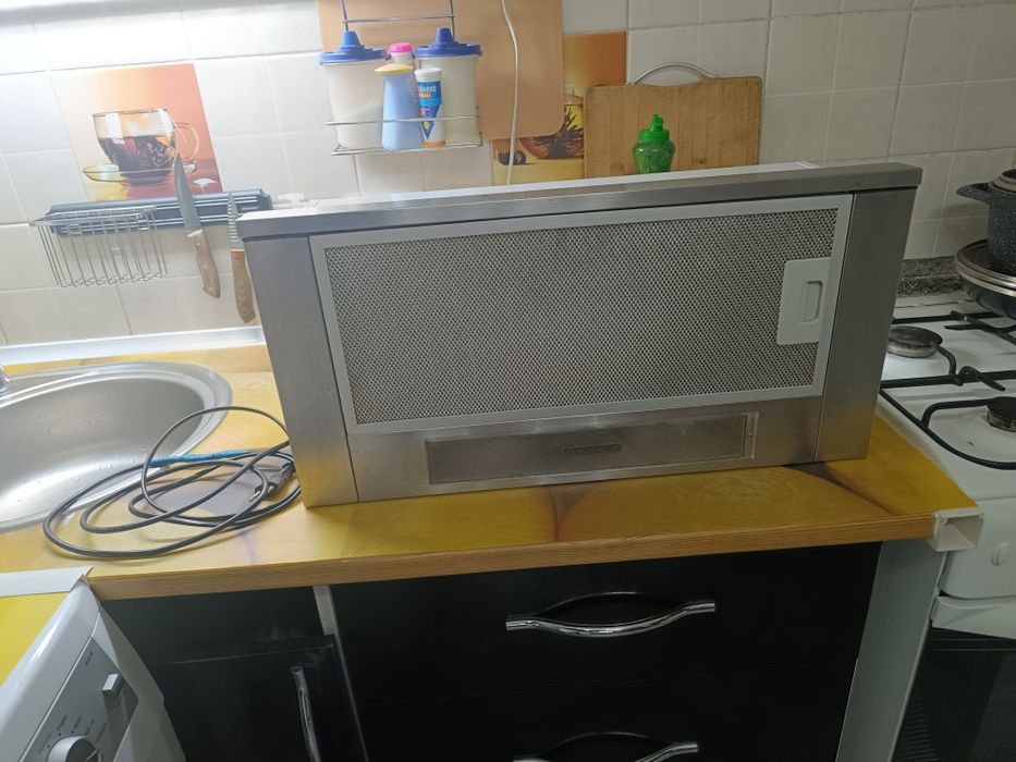 Продам вытяжку на кухню