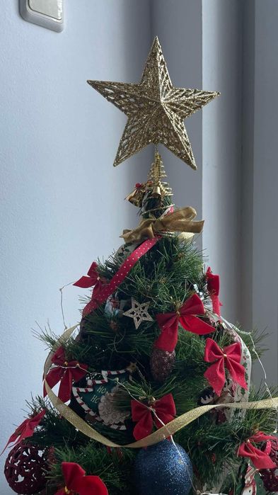 Коледна декорация и украсена коледна елха 90 см