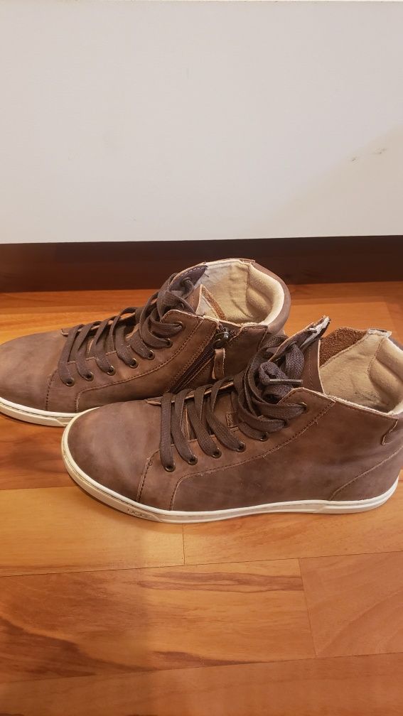 UGG Sneakers maro