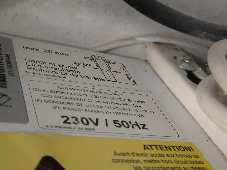 Perdea de aer si raft paine