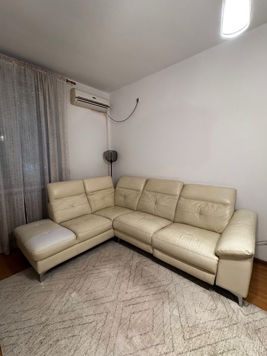 Canapea din piele bej