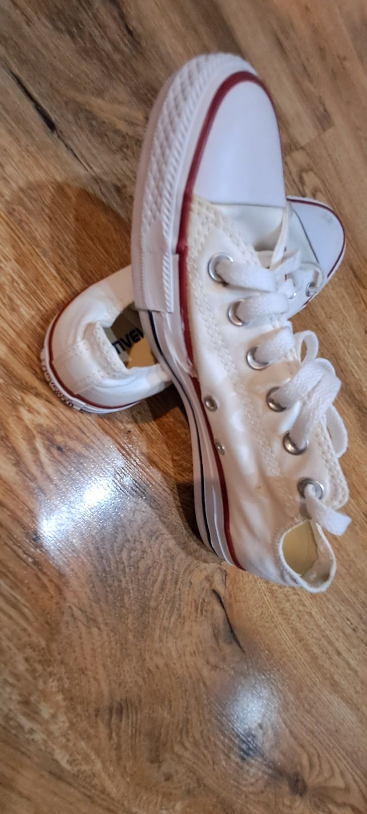 Vând teniși Converse nr 40