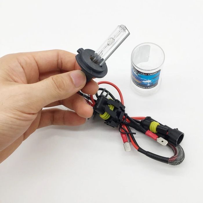 Becuri xenon H1 / H7 / H11 / H4/ 6000k / 55W