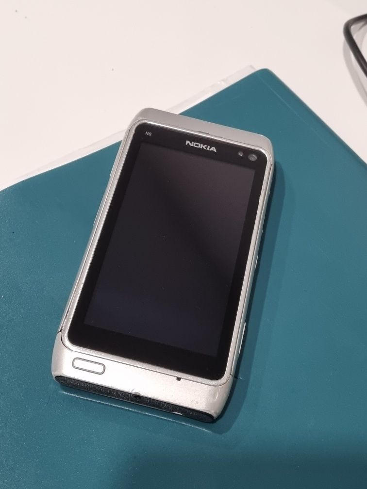 Nokia cu touchscreen si display bun , perfect funcțional