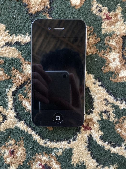 Iphone 4s в идеальном состоянии торг есть