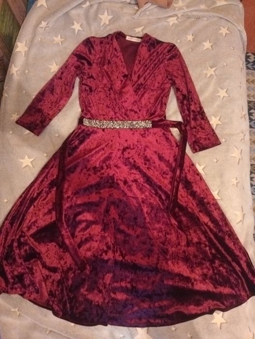 Платье красное бархат