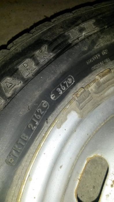 Автомобилни гуми с джанти