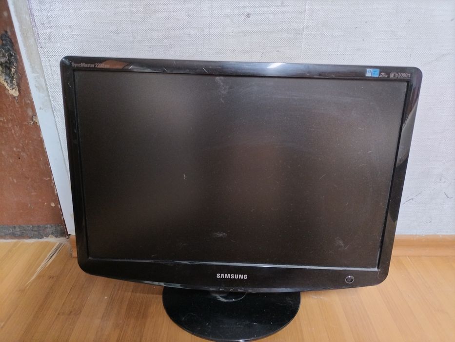 Продавам Монитор 23 инча