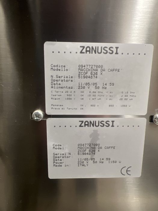 Vand aparat de cafea profesional Zanussi incorporabil stare buna